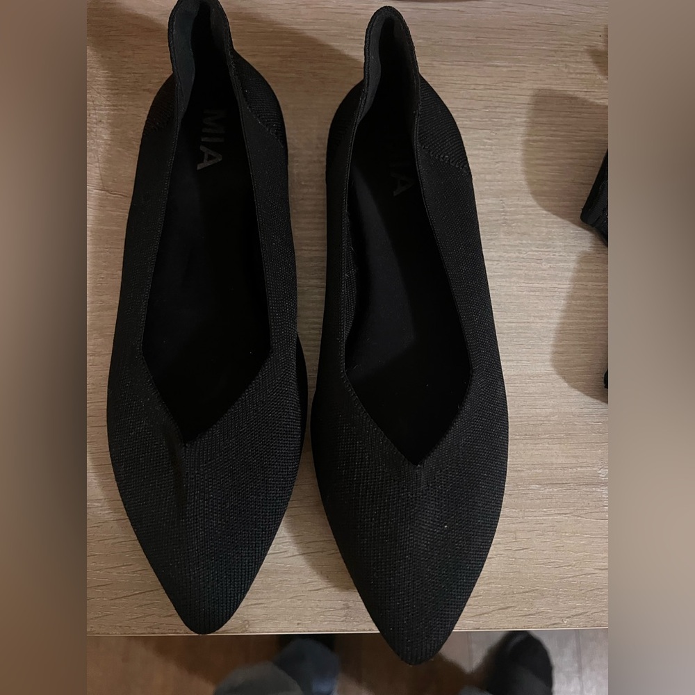 MIA Women's Classic Black flats